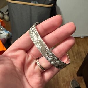 Montana Silversmiths sterling Silver Floral Bracelet